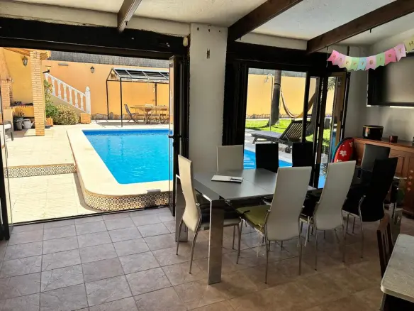 4-bedroom Villa In Torrevieja, Spain (257 M²)