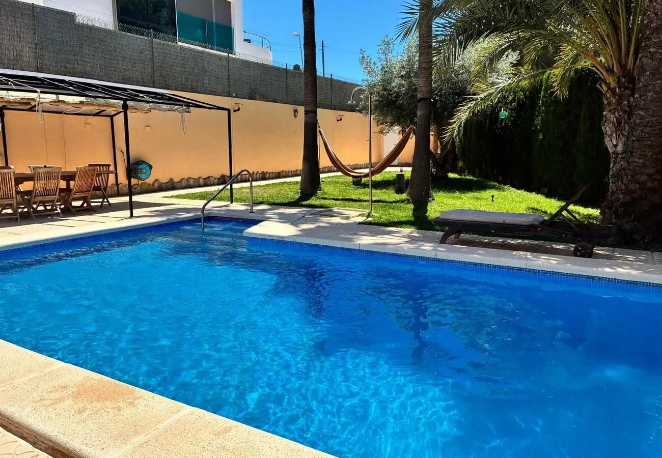 4-bedroom Villa In Torrevieja, Spain (257 M²)