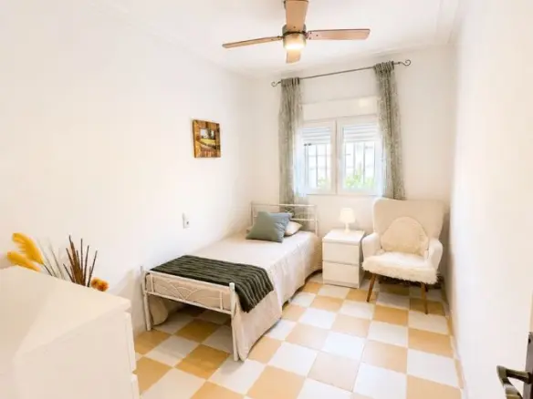 3-bedroom Villa In Torrevieja, Spain (86 M²)