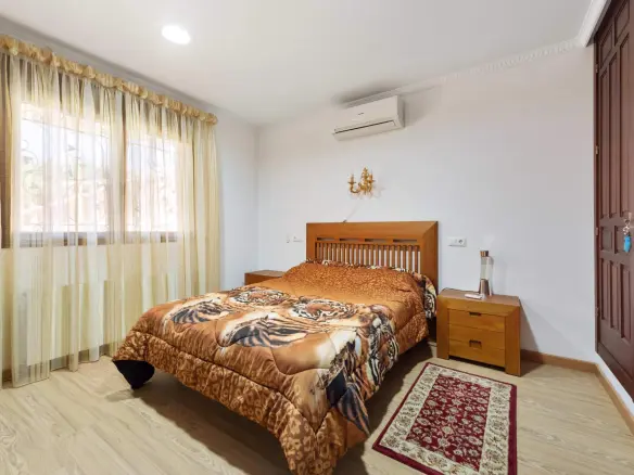 4-bedroom Villa In Orihuela Costa, Spain (280 M²)