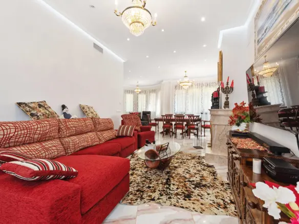 4-bedroom Villa In Orihuela Costa, Spain (280 M²)