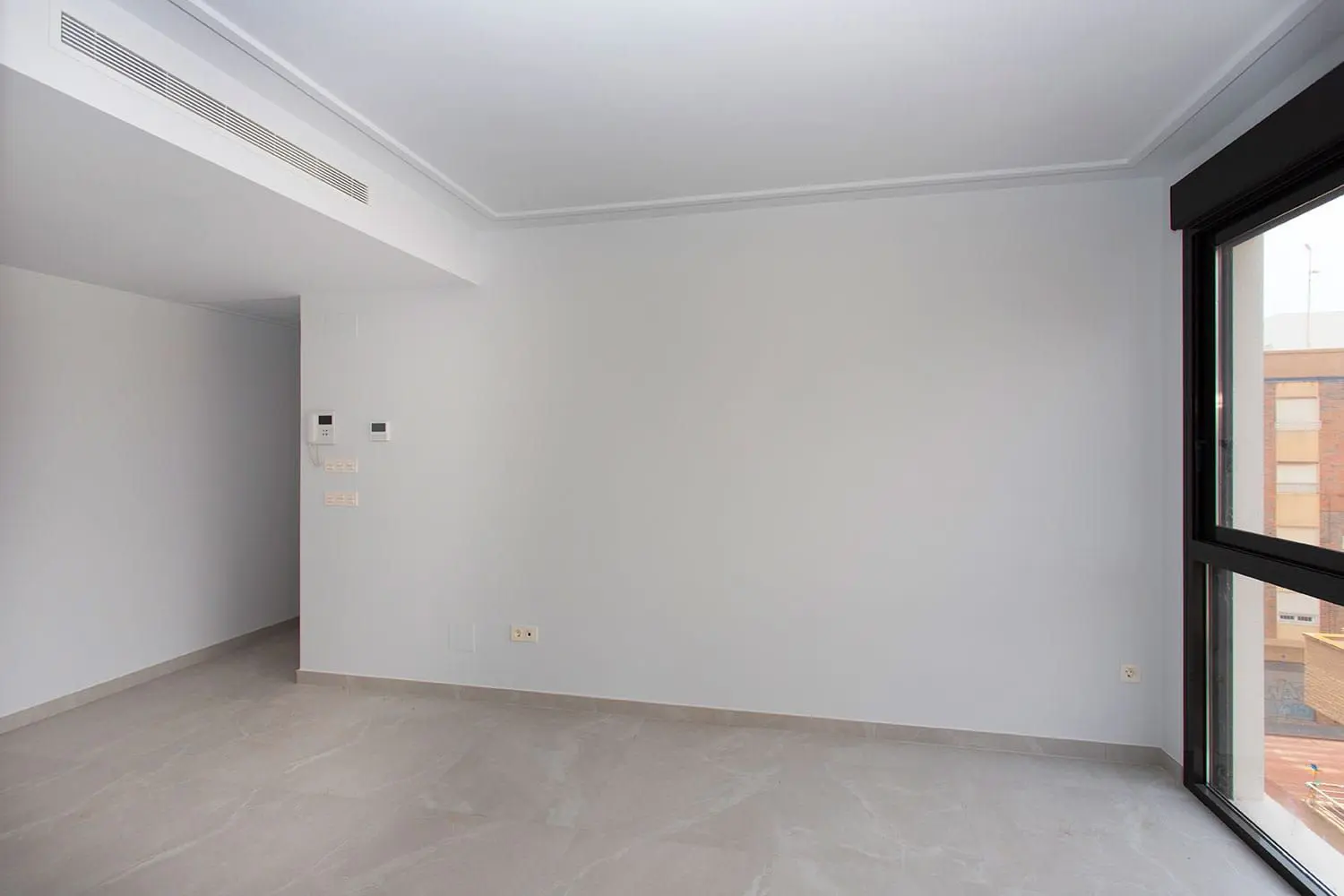 Apartment Of 88 M² With Sea Views In Torrevieja