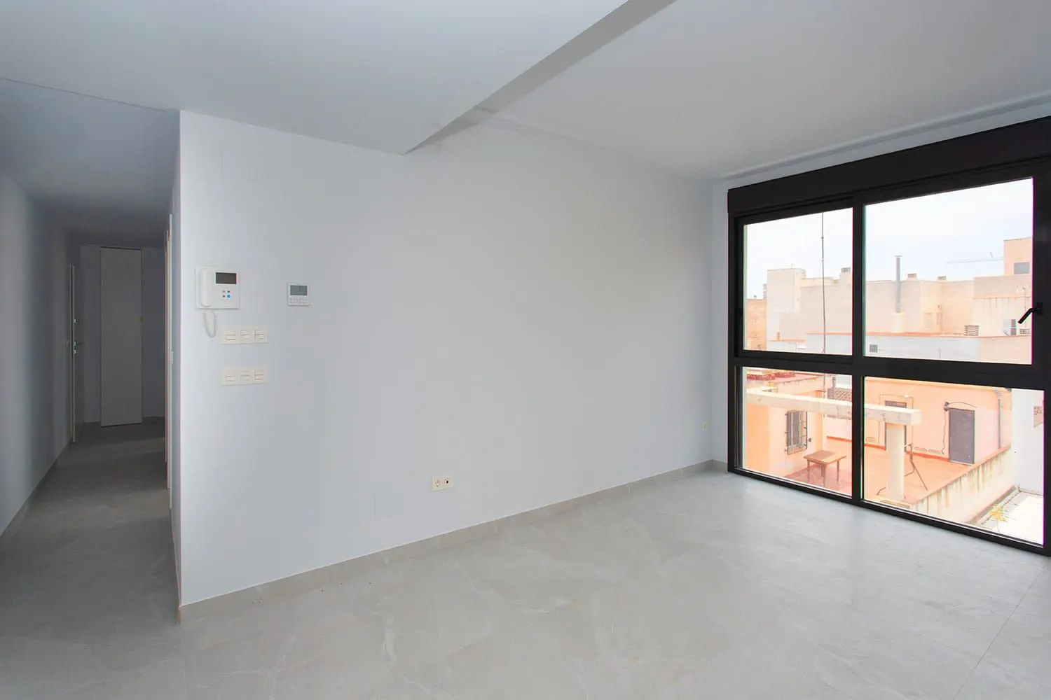Apartment Of 88 M² With Sea Views In Torrevieja