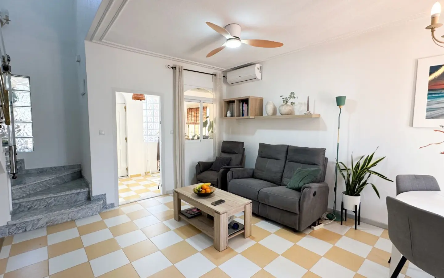 3-bedroom Villa In Torrevieja, Spain (86 M²)