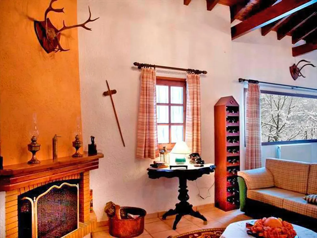 Villa Of 235 M² In Central Greece