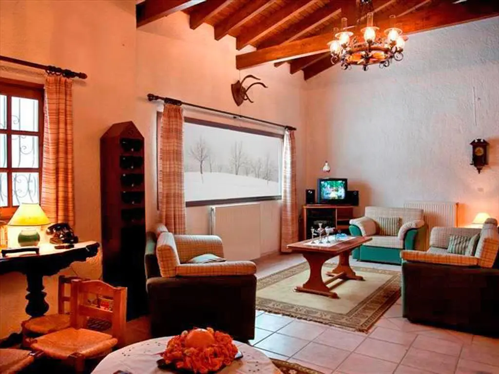 Villa Of 235 M² In Central Greece