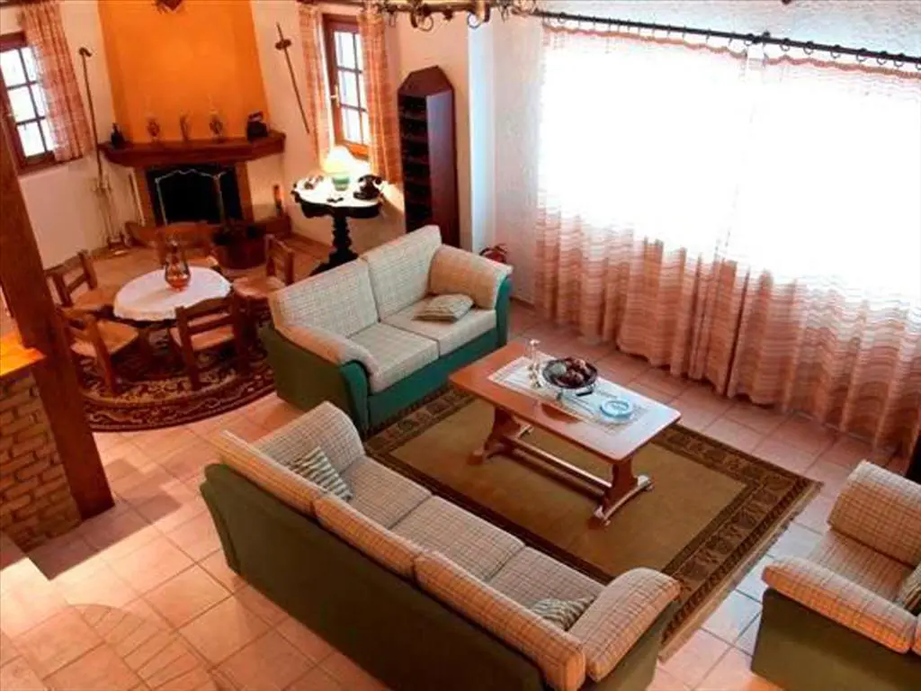 Villa Of 235 M² In Central Greece