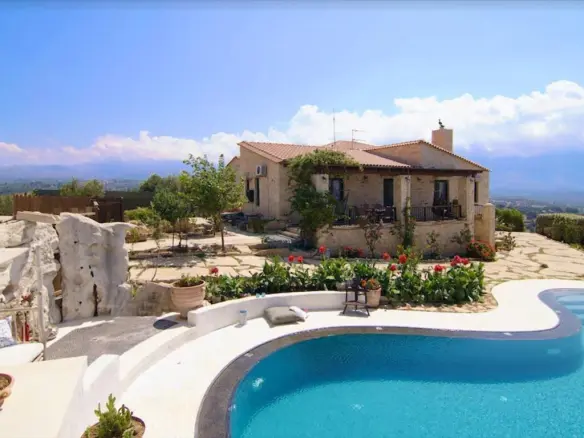 Villa Of 450 M² In Crete