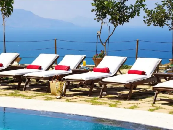 Villa Of 450 M² In Crete