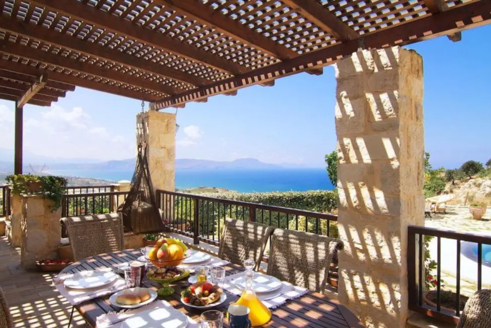 Villa Of 450 M² In Crete