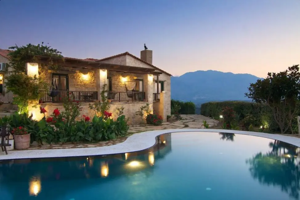 Villa Of 450 M² In Crete