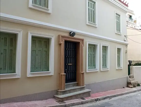Hotel Of 354 M² With In Athens
