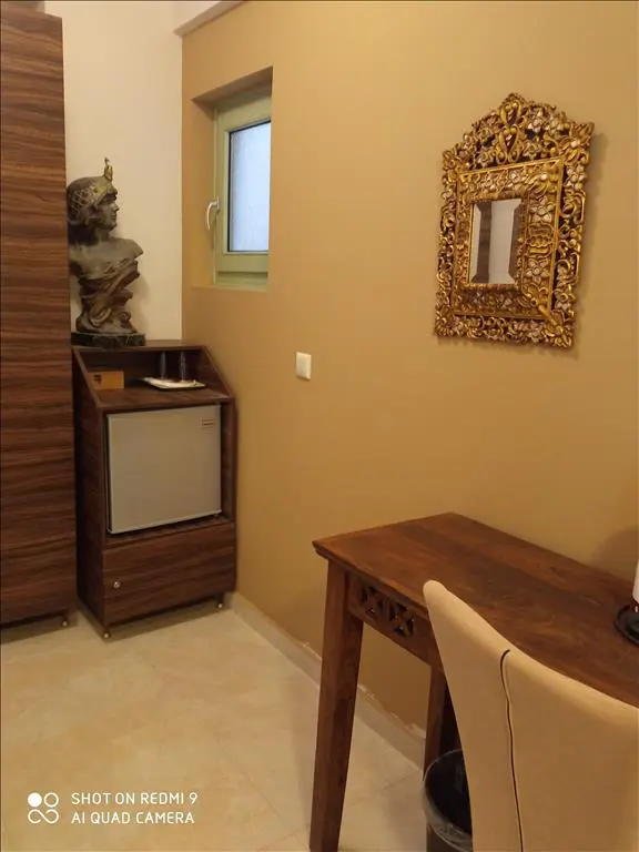 Hotel Of 354 M² With In Athens