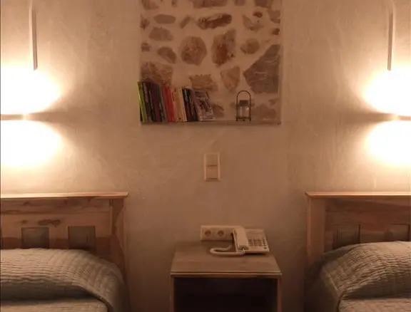 Hotel Of 354 M² With In Athens