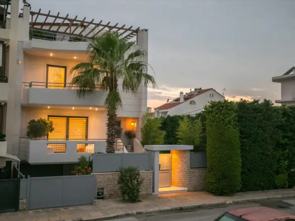 Detached House Of 270 M² In Athens