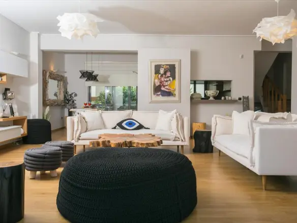Detached House Of 270 M² In Athens