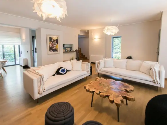 Detached House Of 270 M² In Athens