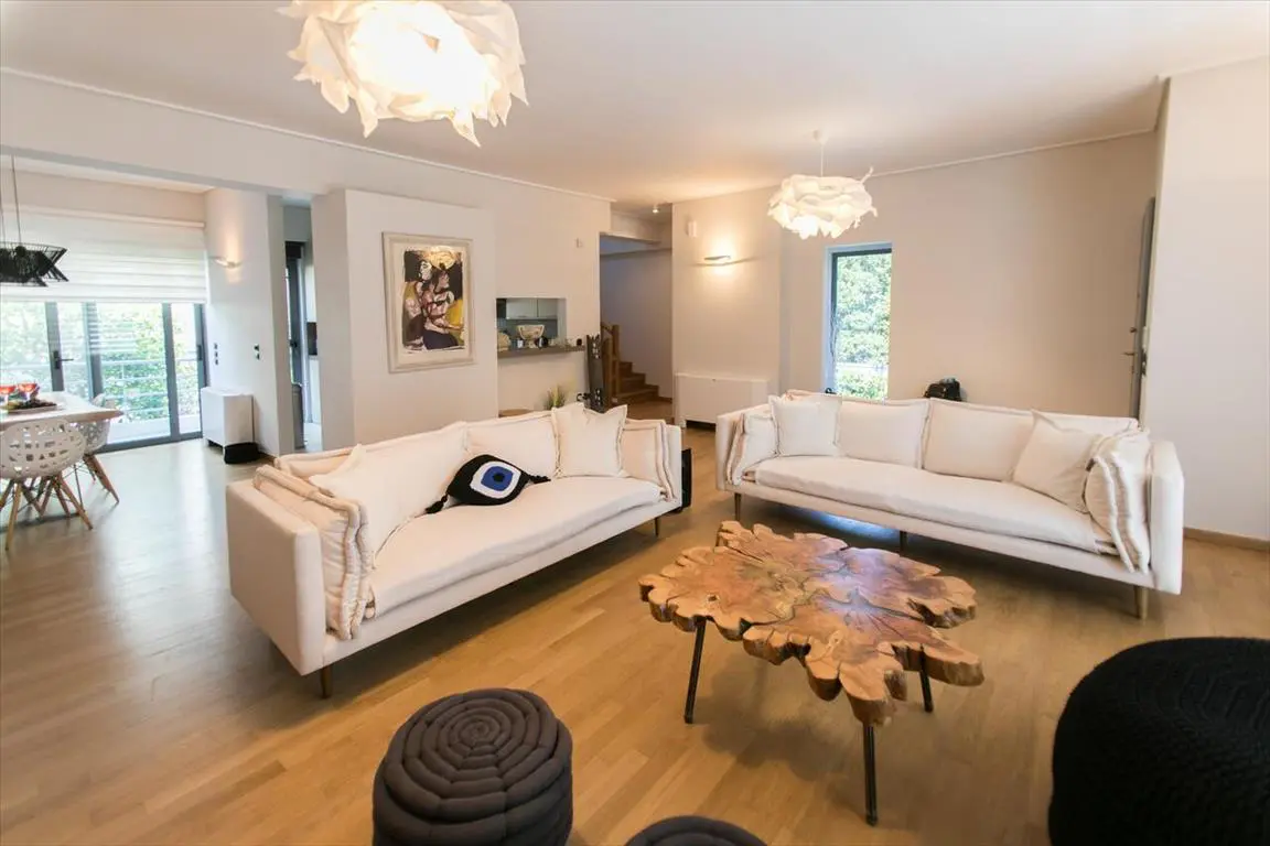 Detached House Of 270 M² In Athens