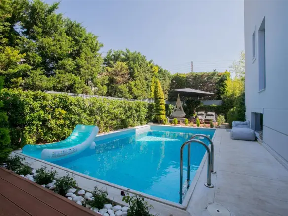 Detached House Of 270 M² In Athens