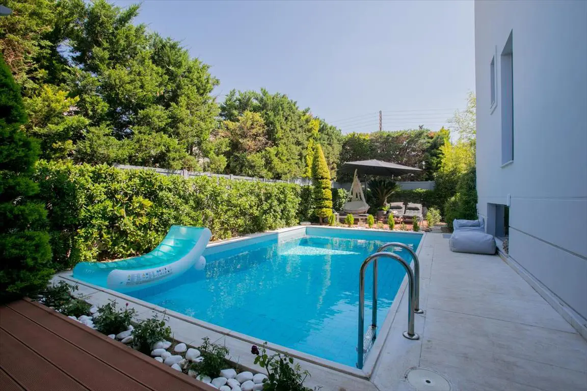Detached House Of 270 M² In Athens