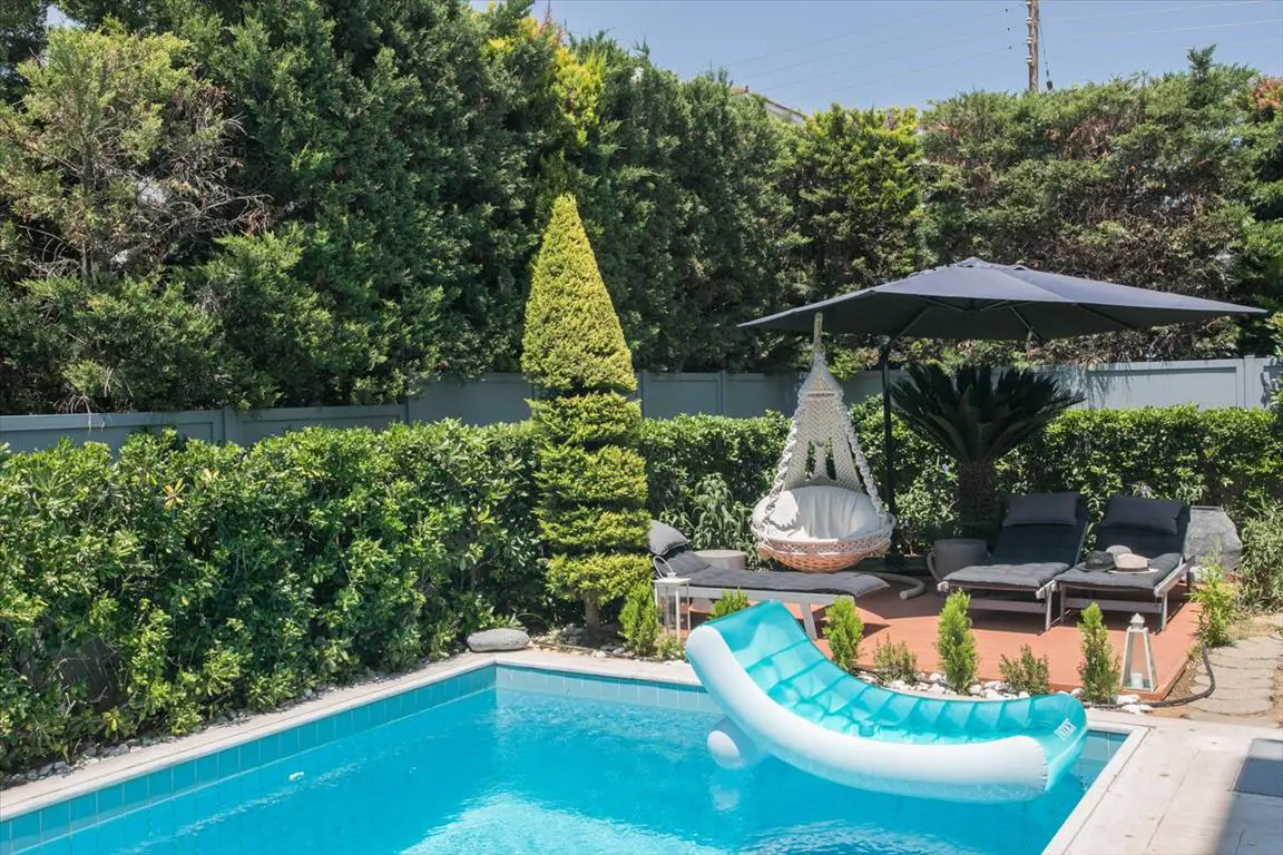 Detached House Of 270 M² In Athens
