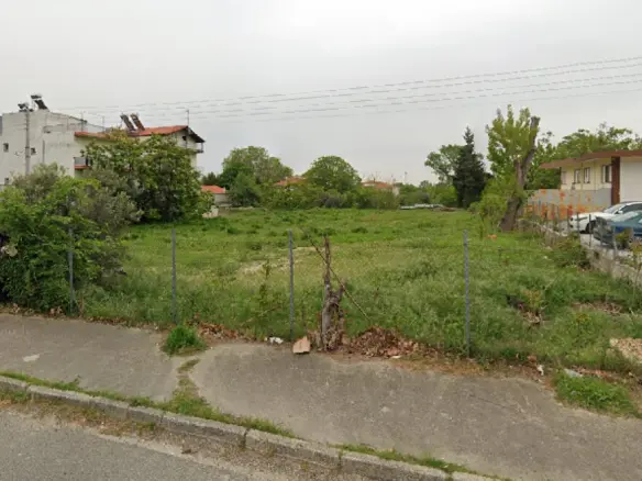 Land Of 3777 M² In Xanthi