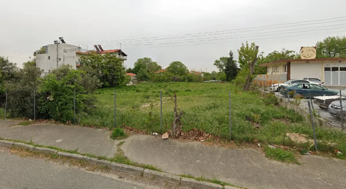 Land Of 3777 M² In Xanthi
