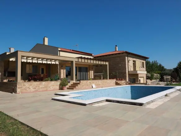 Villa Of 500 M² In The Suburbs Of Thessaloniki