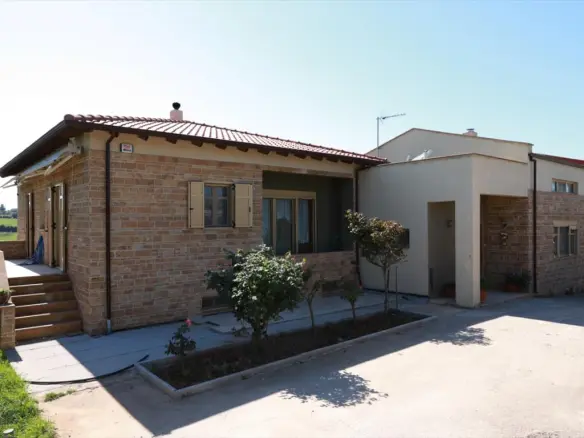 Villa Of 500 M² In The Suburbs Of Thessaloniki
