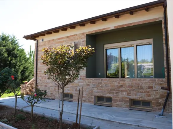 Villa Of 500 M² In The Suburbs Of Thessaloniki