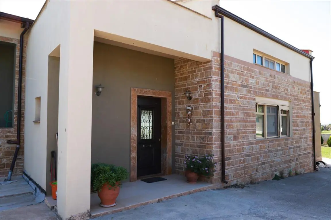 Villa Of 500 M² In The Suburbs Of Thessaloniki