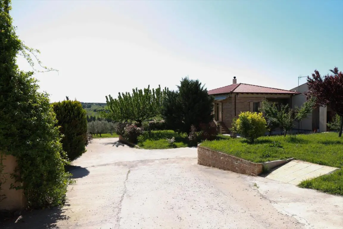 Villa Of 500 M² In The Suburbs Of Thessaloniki