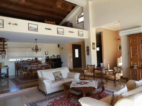 Villa Of 500 M² In The Suburbs Of Thessaloniki