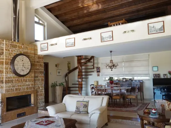Villa Of 500 M² In The Suburbs Of Thessaloniki