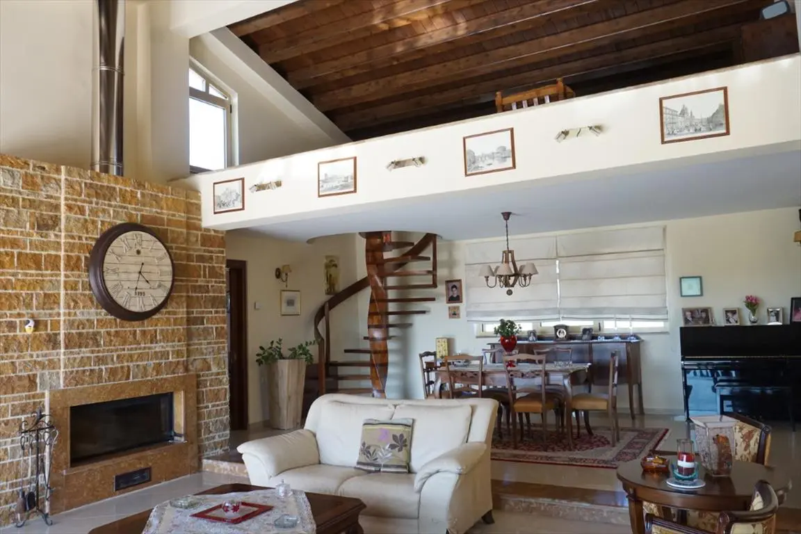 Villa Of 500 M² In The Suburbs Of Thessaloniki
