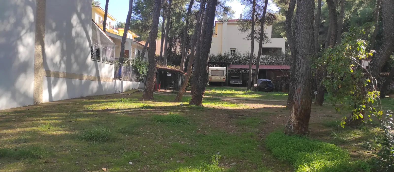 Land Of 960 M² In Athens