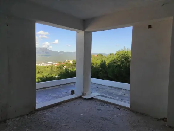 3-bedroom Maisonette In Kifissia, Greece (212 M²)