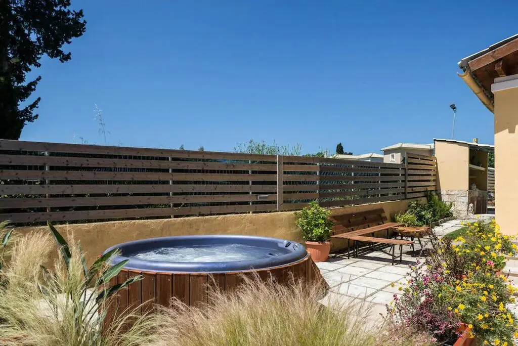 Villa Of 330 M² In Corfu