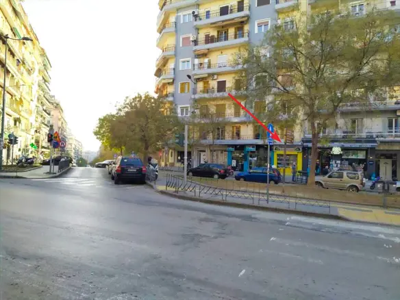 For Sale Commercial Property 41 M² In Thessaloniki