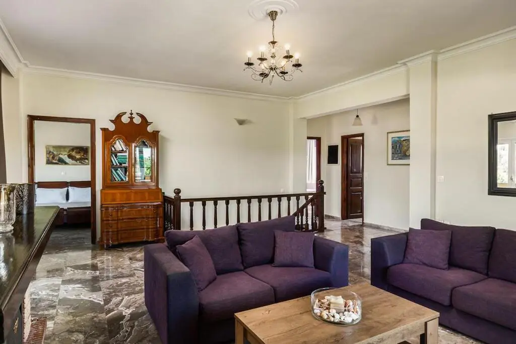 Villa Of 330 M² In Corfu