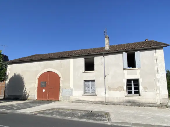 Townhouse Of 120 M² With Garden In Chalais, South Charente