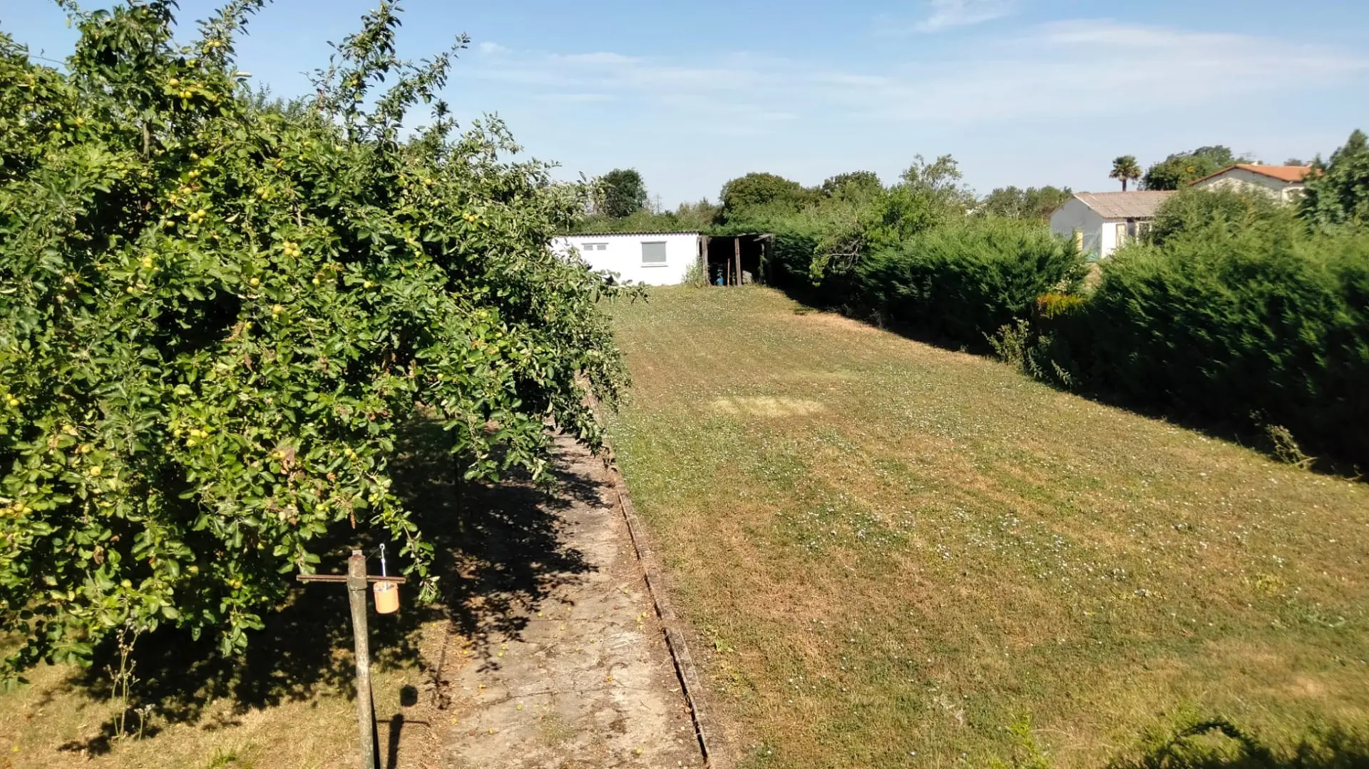Village House Of 0 M² With Gardens, Garage, Outbuildings, 3 Bedrooms, 2 Bathrooms In Mauprevoir