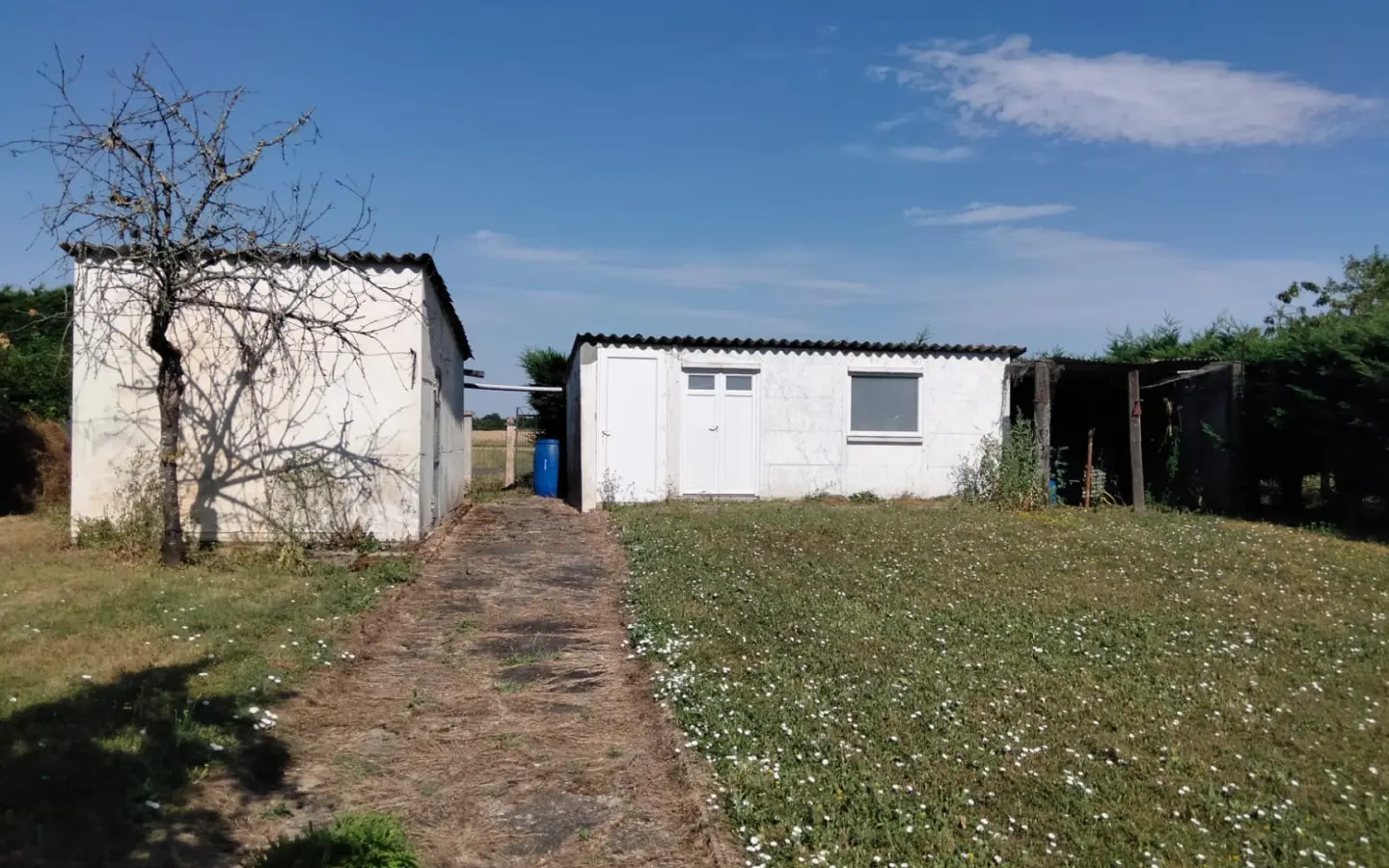 Village House Of 84 M² With Gardens, Garage, Outbuildings, 3 Bedrooms, 2 Bathrooms In Mauprevoir