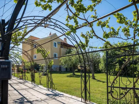 5-bedroom Villa In Corfu, Greece (330 M²)
