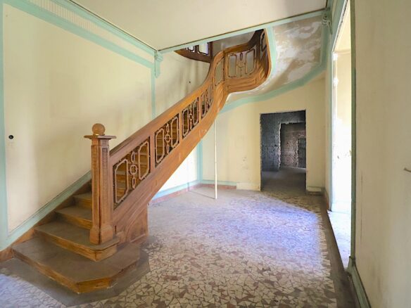 House Of 220 M² With Neo-romanian Style In Rosetti Square