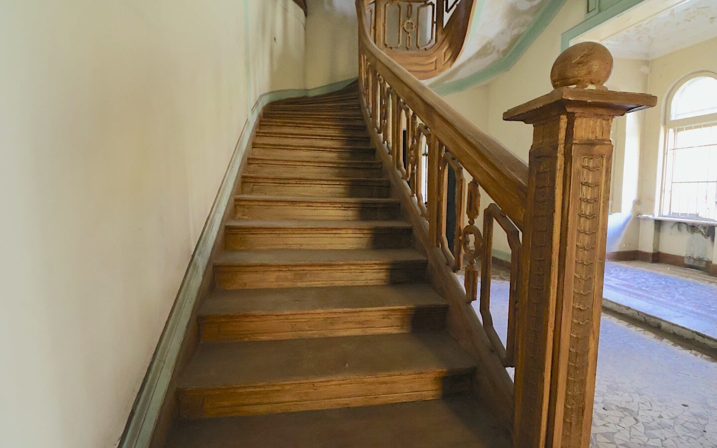 House Of 220 M² With Neo-romanian Style In Rosetti Square