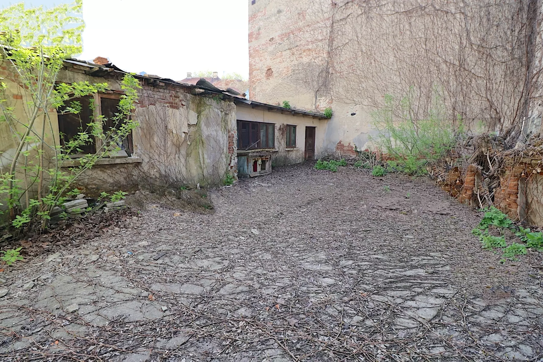 House Of 220 M² With Neo-romanian Style In Rosetti Square