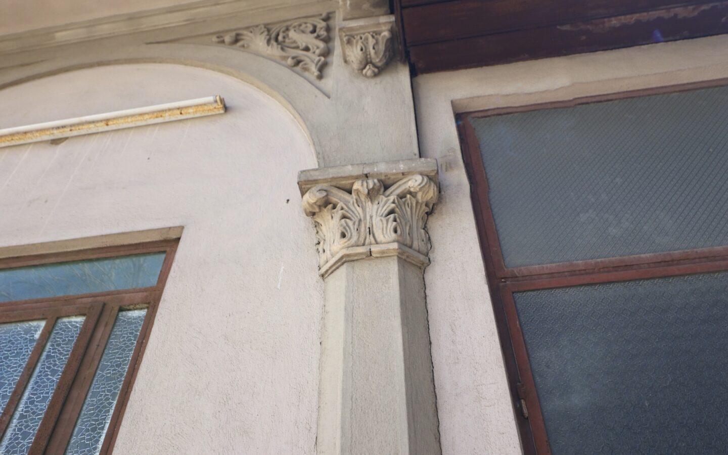 House Of 220 M² With Neo-romanian Style In Rosetti Square