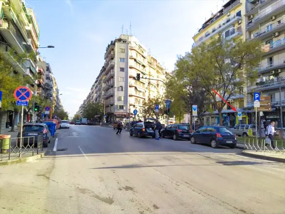 For Sale Commercial Property 41 M² In Thessaloniki