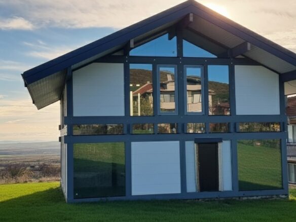 House Of 200 M² With Private Land Plot, Sea Views, And Mountain Views 210000 Euro